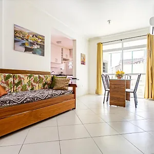 Apartamento Apto 2 Suites, Ideal Para Famílias, 30m Do Mar, Florianópolis